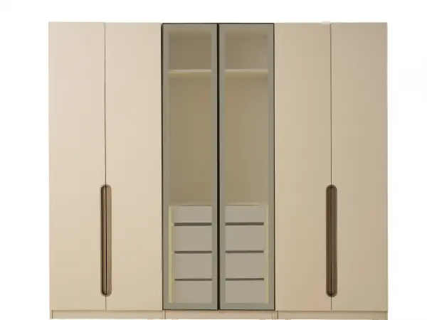Diva Wardrobe